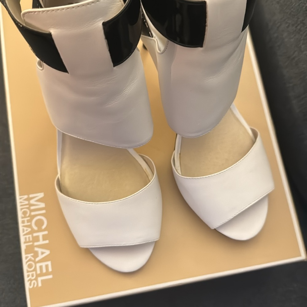Michael Kors Landon open toe heel - Picture 7 of 10
